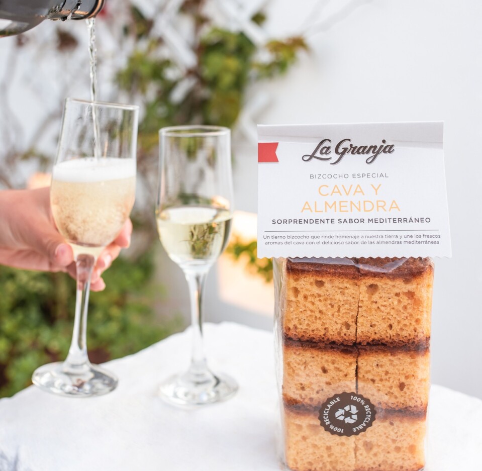 Special Cava and almond sponge cake
