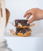 Boîte traditionnelle de gâteau en marbre sans gluten et lactose 30 pièces