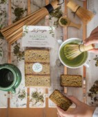 Matcha tea sponge cake by Tea Shop