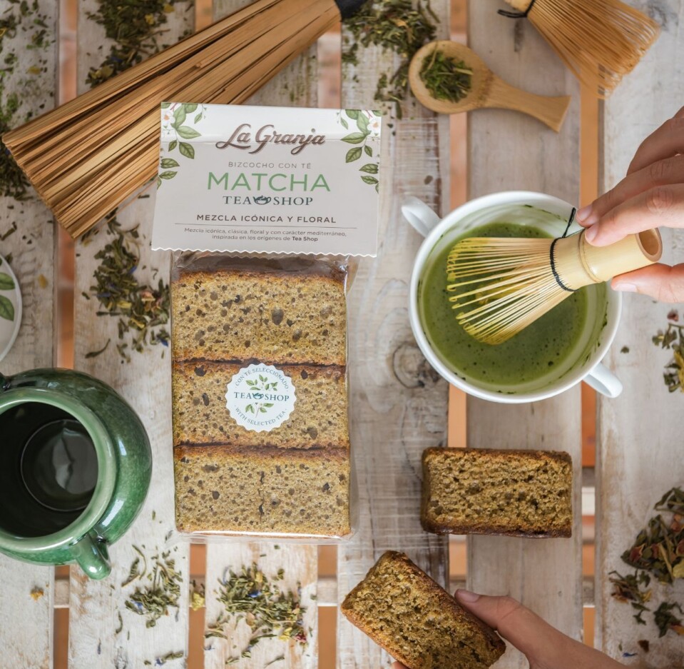 Matcha tea sponge cake by Tea Shop