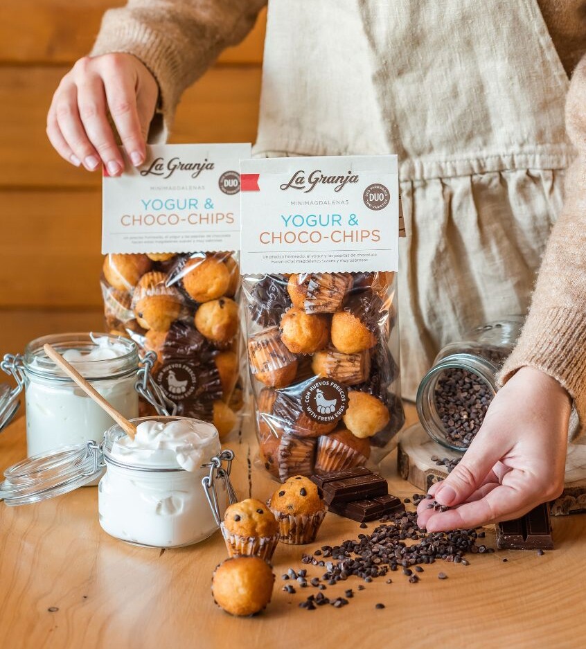 Mini-muffins en duo yaourt et chips de chocolat